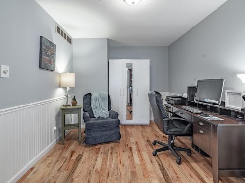 2922 Meramar Dr, Saint Louis MO 63129-5636 exterior