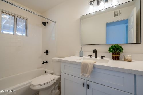 9235 4 Ave, Phoenix AZ 85041-5746 exterior