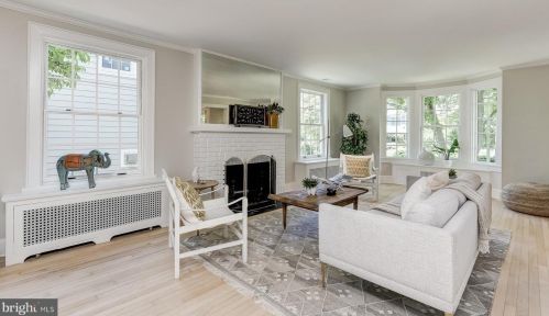 3912 Blackthorn St, Bethesda MD 20815-5056 exterior