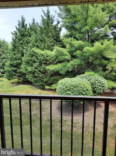 122 Wyndham Pl, Trenton NJ  08691-3128 exterior