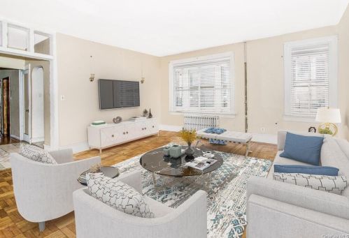 1923 Hennessy Pl, Bronx NY 10453-2910 exterior