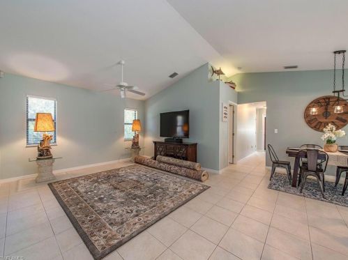 2040 12th Ave, Naples, FL 34120-5448