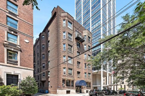 20 Goethe St, Chicago IL  60610-2368 exterior