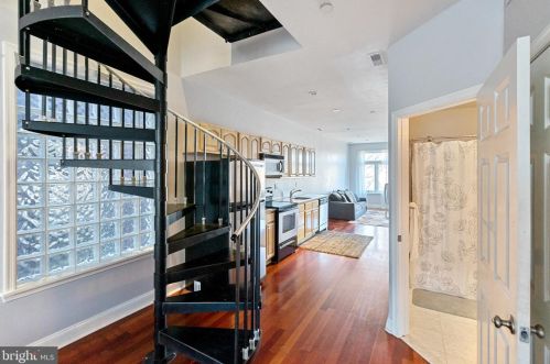 309 Lawrence St, Philadelphia PA 19133-3023 exterior