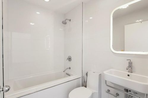 15 Hycliff Rd, Greenwich CT 06831-3223 exterior