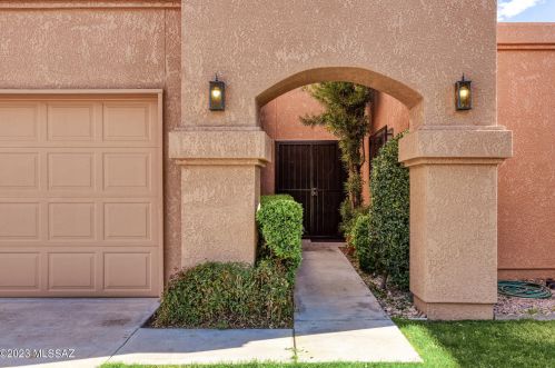 2661 Old Glory Dr, Tucson, AZ 85741-2571