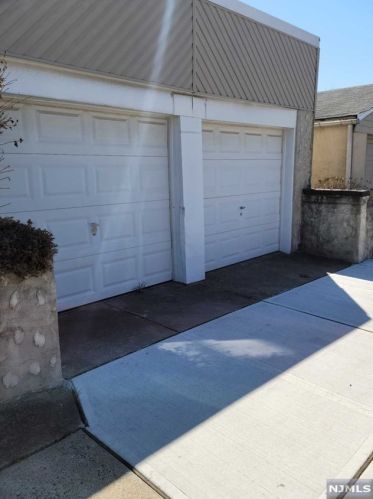 396 Paterson Ave, East Rutherford NJ 07073 exterior