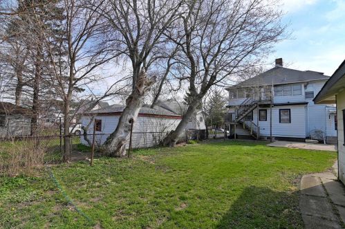 24 Philippa Ave, Waukegan IL 60085-4136 exterior