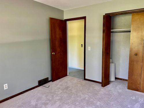 1649 Tyler Rd, Meskegon MI 49445-9320 exterior