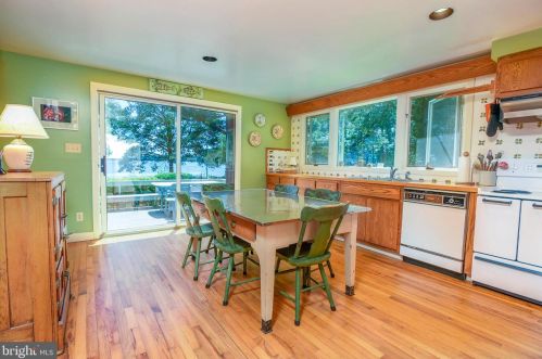 8377 Bozman Neavitt Rd, Saint Michaels MD 21663-2460 exterior