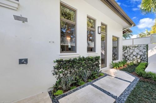 16951 Verona Ln, Naples FL 34110 exterior