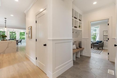 19 Thurston Rd, Newton MA 02464-1244 exterior