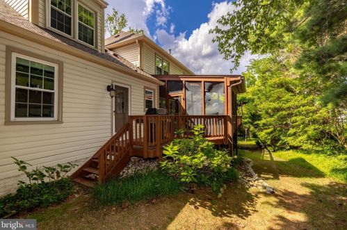 1621 Linway Park Dr, Mc Lean VA 22101-4149 exterior