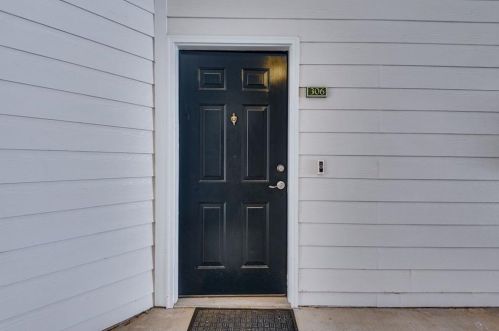 306 Spg Hts Ln, Smyrna GA 30080-3793 exterior