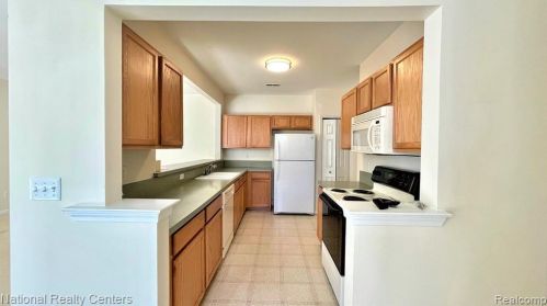 16868 Dover Dr, Northville MI  48168-6505 exterior