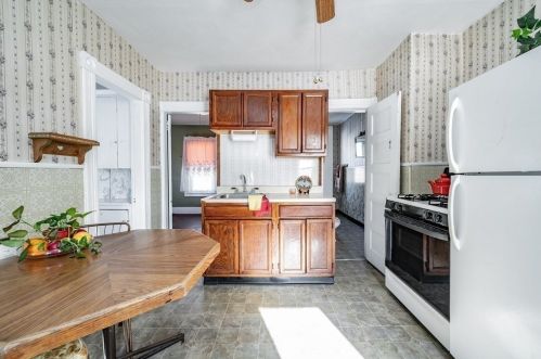 54 Revere St, Springfield MA 01108-1314 exterior