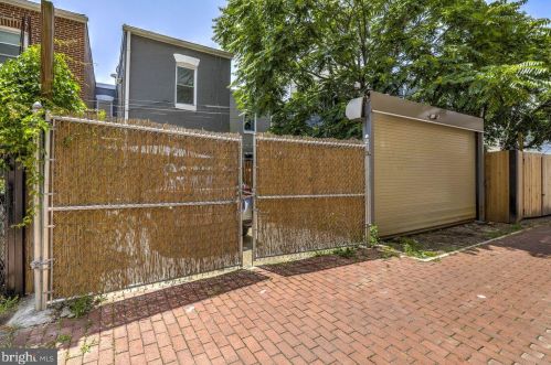 805 T St, Washington DC 20001-3127 exterior