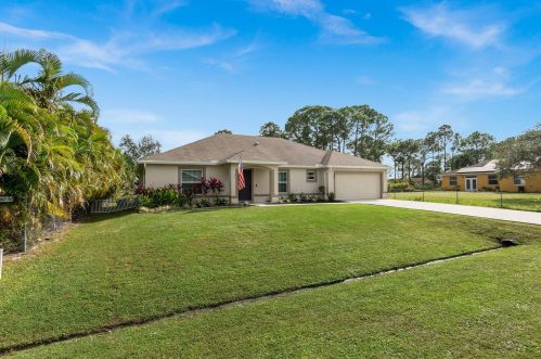 307 Camrose St, Fort Pierce FL  34983-1529 exterior