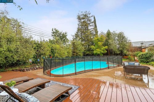 5143 Coral Ct, Concord CA 94521-2315 exterior