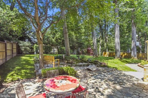 10316 Gainsborough Rd, Rockville MD 20854-4043 exterior