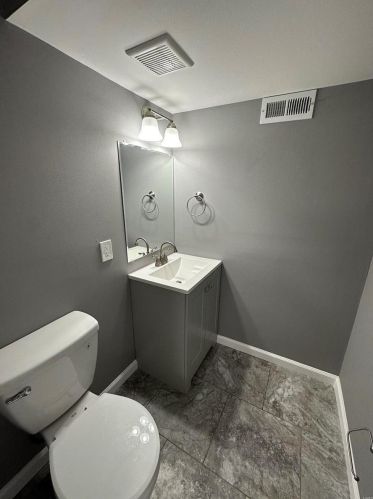 9202 Alpine Dr, Saint Louis MO 63123-4456 exterior