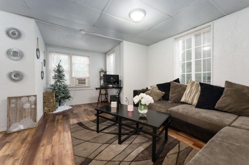 122 Stockbridge Ave, Kalamazoo, MI 49001-2840