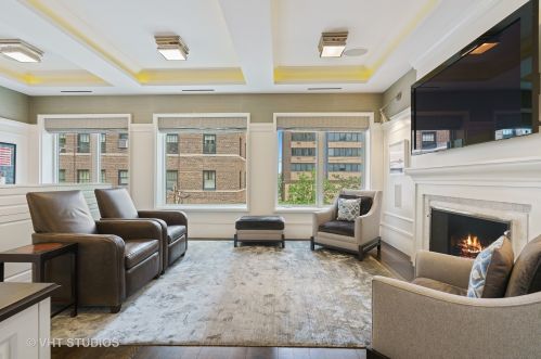 1449 Astor St, Chicago IL 60610-1608 exterior