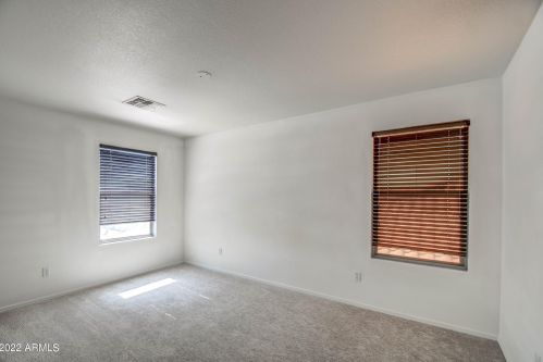 5912 Albeniz Pl, Phoenix AZ 85043-1973 exterior