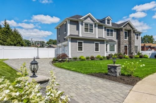 15 Newbrook Ln, Springfield, NJ 07081-2927