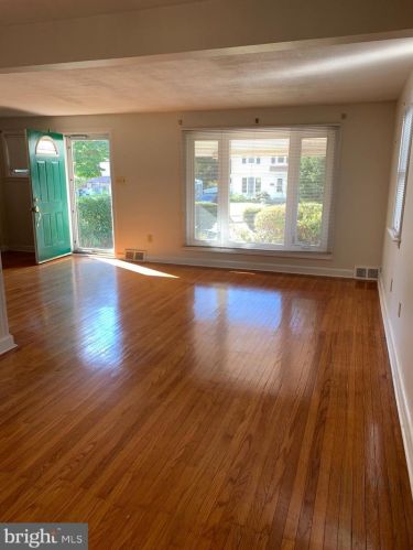 1115 Mulberry St, Chester PA 19015-3045 exterior