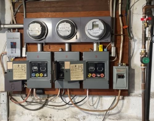 12 Kosta St, Worcester MA 01607-1525 exterior