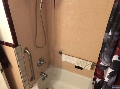 701 Forest Ave, Teaneck NJ 07666-2045 exterior