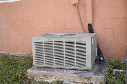 2370 6 Ave, Naples FL 34120-5092 exterior