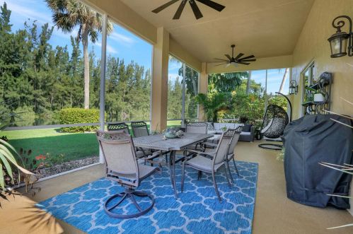 8211 Muirhead Cir, Boynton Beach FL 33472-5064 exterior