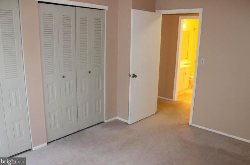 17 Mendrey Ct, Trenton NJ 08648-2661 exterior