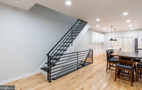 1320 31 St, Philadelphia PA 19146-3401 exterior