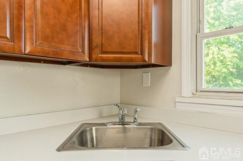 34 Morgan Dr, Edison NJ  08817-3546 exterior