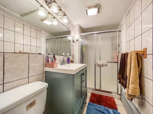 24 Cleveland St, Springfield MA  01104-2402 exterior