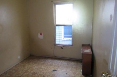 458 187th St, Bronx NY 10458-6617 exterior