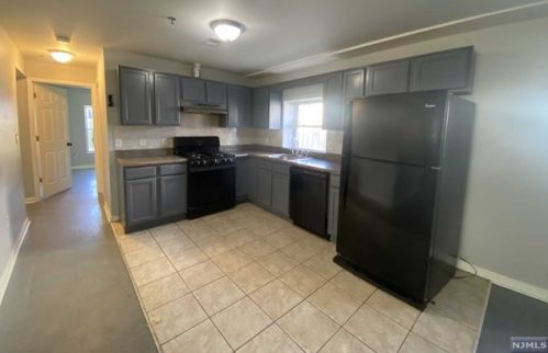 72 Montclair Ave, Newark NJ  07104-3513 exterior