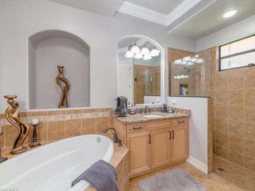 6517 Caldecott Dr, Naples FL 34113-3195 exterior