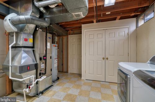 1609 Mithering Ln, Silver Spring MD 20905-7045 exterior