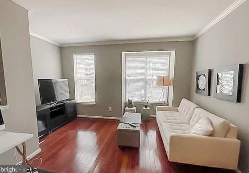 8530 Towne Manor Ct, Alexandria, VA 22309-4511