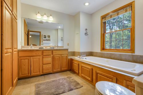 16 Baillon Ln, St Marys Point MN 55043-8714 exterior