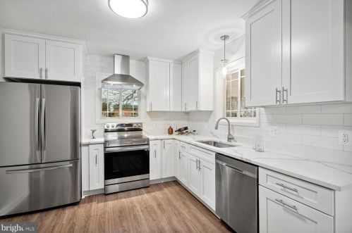 6631 Kings Hwy, Alexandria VA  22306-1502 exterior