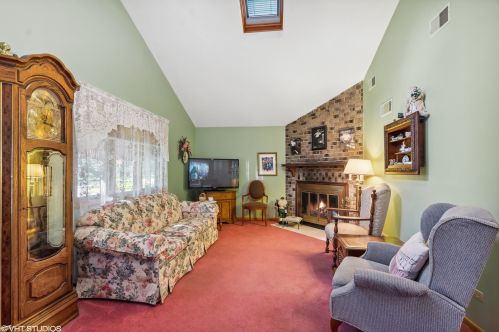 11007 California Ave, Chicago, IL 60655-1810