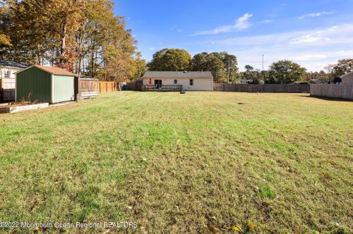 626 Berkeley Ave, Berkeley Township NJ 08721-3703 exterior