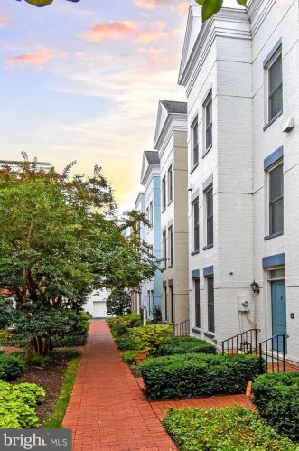 1029 5th St, Washington DC  20002-3533 exterior