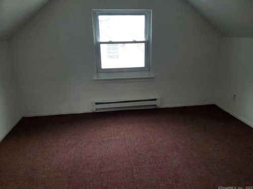 80 Middle Tpke, Manchester CT 06040-4209 exterior