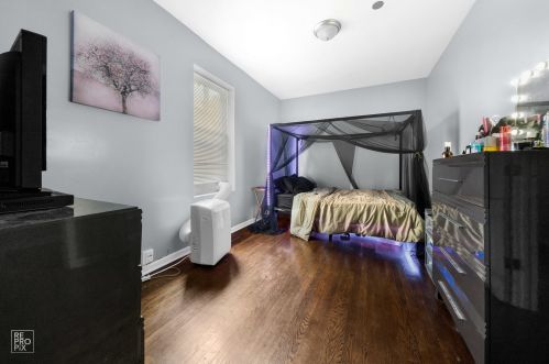 7549 Saginaw Ave, Chicago IL 60649-3725 exterior